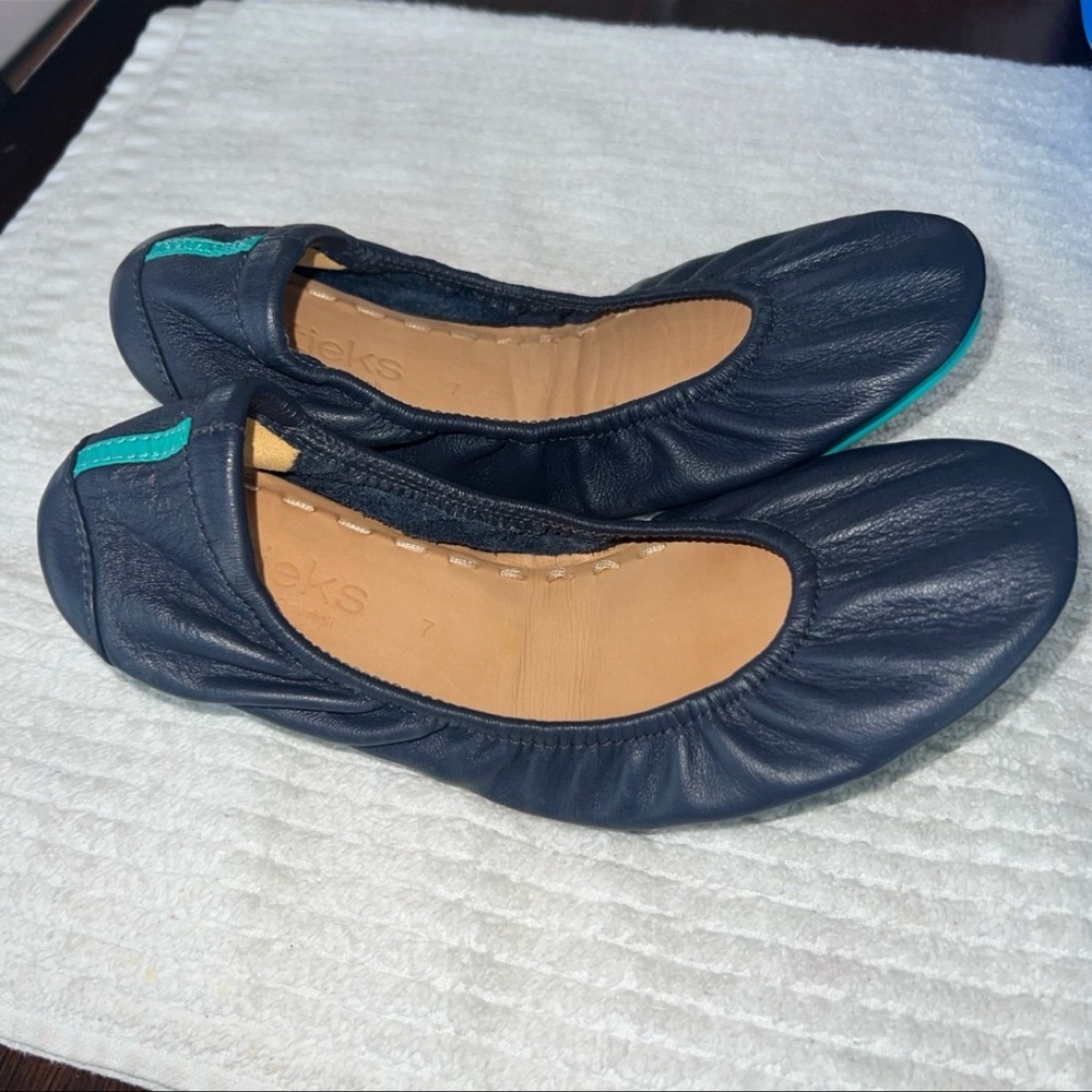 TIEKS ITALIAN LEATHER FOLDABLE BALLET FLATS IN CALIFORNIA NAVY COLOR//SIZE 7 - Picture 9 of 11